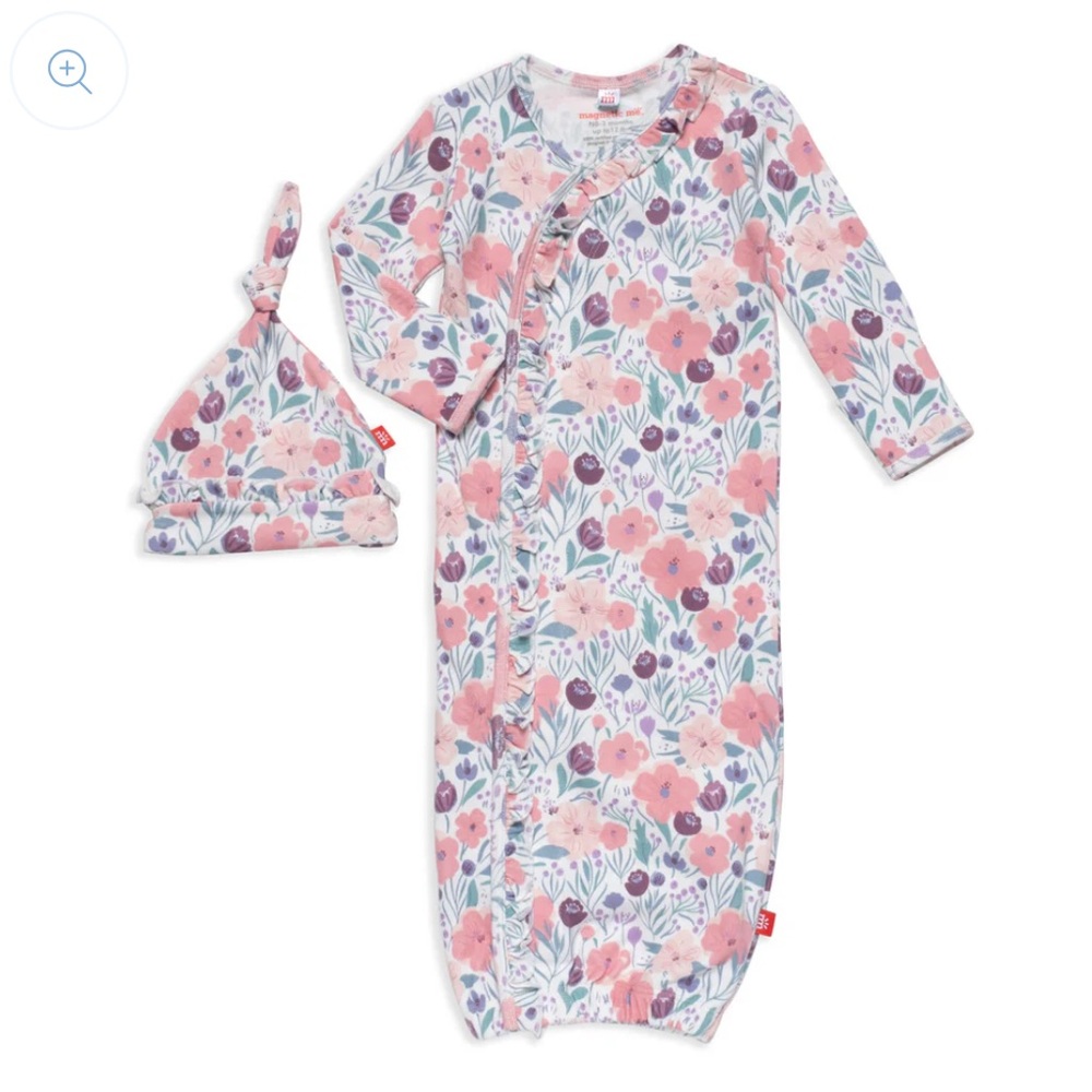 Magnetic me newborn gown and hat